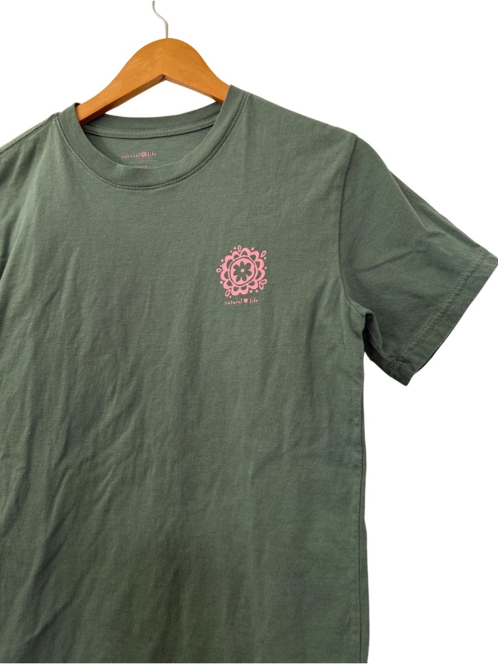 Natural Life women’s Graphic Dog TShirt Green Floral Puppy Quote Tee Size Small - Picture 4 of 7